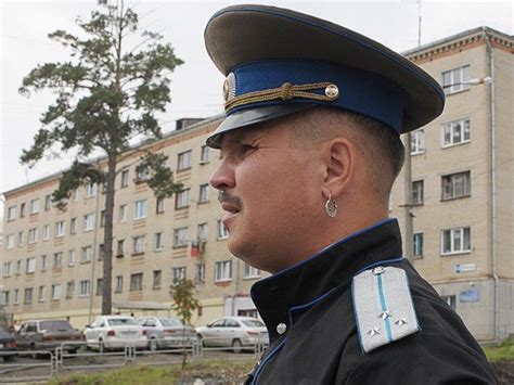 Знак отваги и мужества: серьга в ухе казацкого офицера