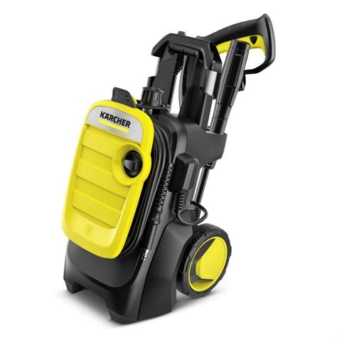 Наличие дополнительных аксессуаров у Karcher k5 Compact и Basic