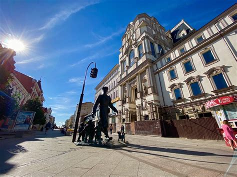 Основные цели и задачи юриста на пешеходной улице в сердце города