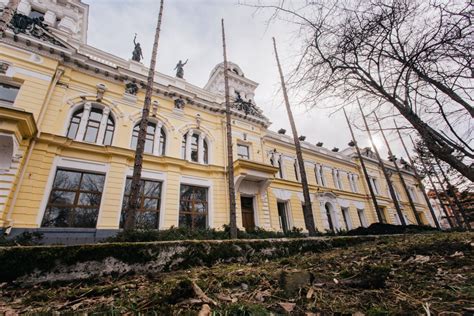 Уникальные элементы декора и орнаментики в дымковских изделиях